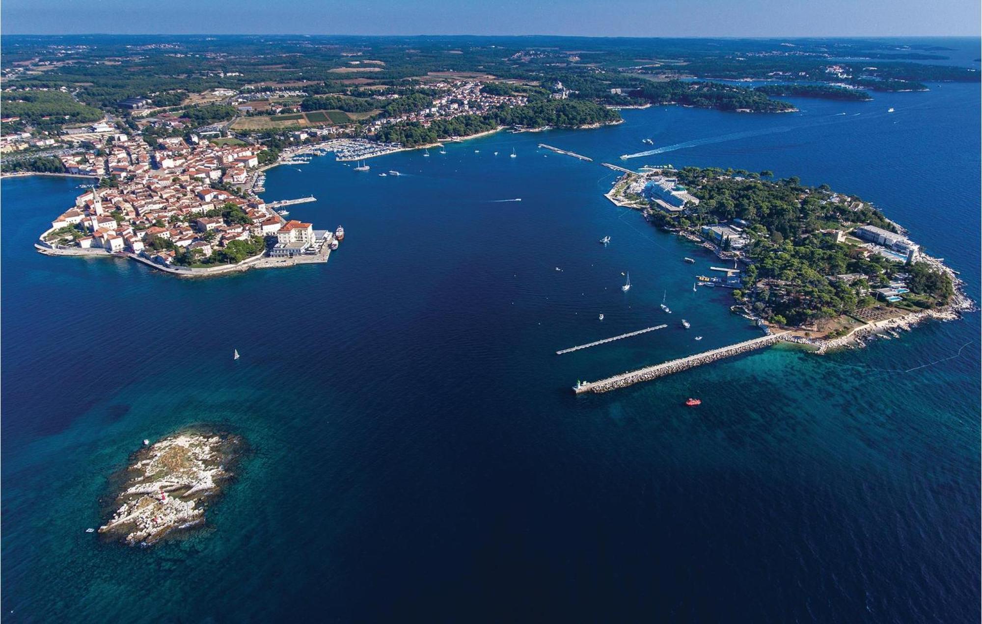 Gorgeous Apartment In Porec With Kitchen ภายนอก รูปภาพ