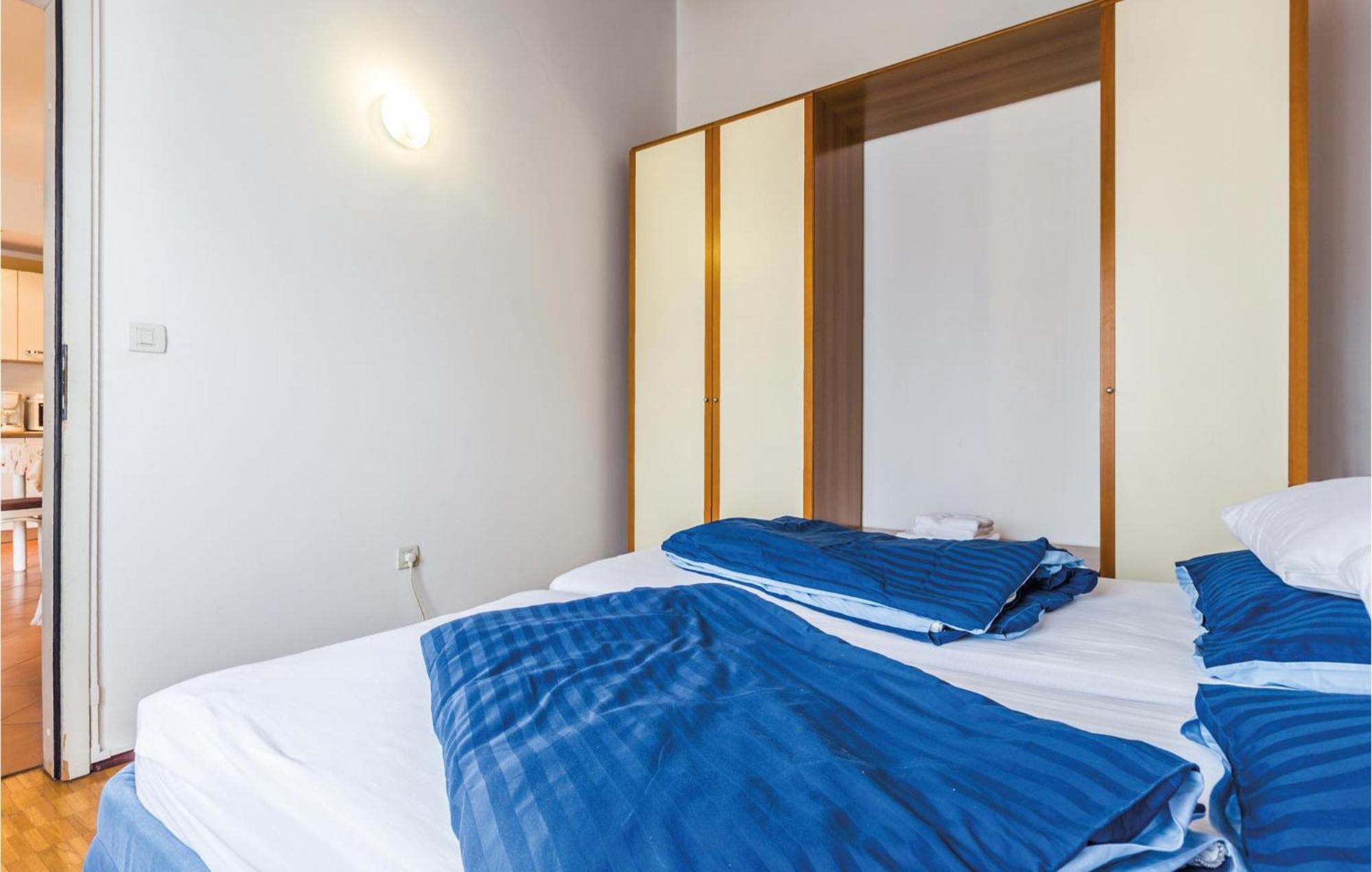 Gorgeous Apartment In Porec With Kitchen ภายนอก รูปภาพ
